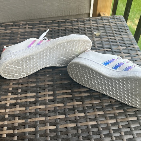 Like new pair of Adidas Grand Court shoes. Worn a couple of times! - Picture 3 of 4